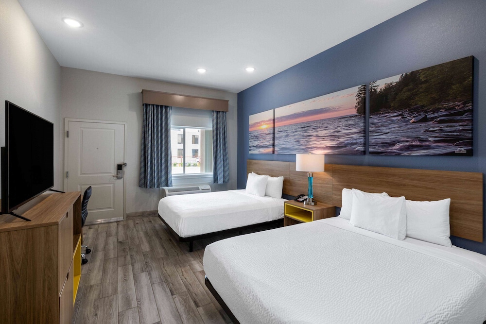 Days Inn & Suites By Wyndham Downtown/University Of Houston 22/60