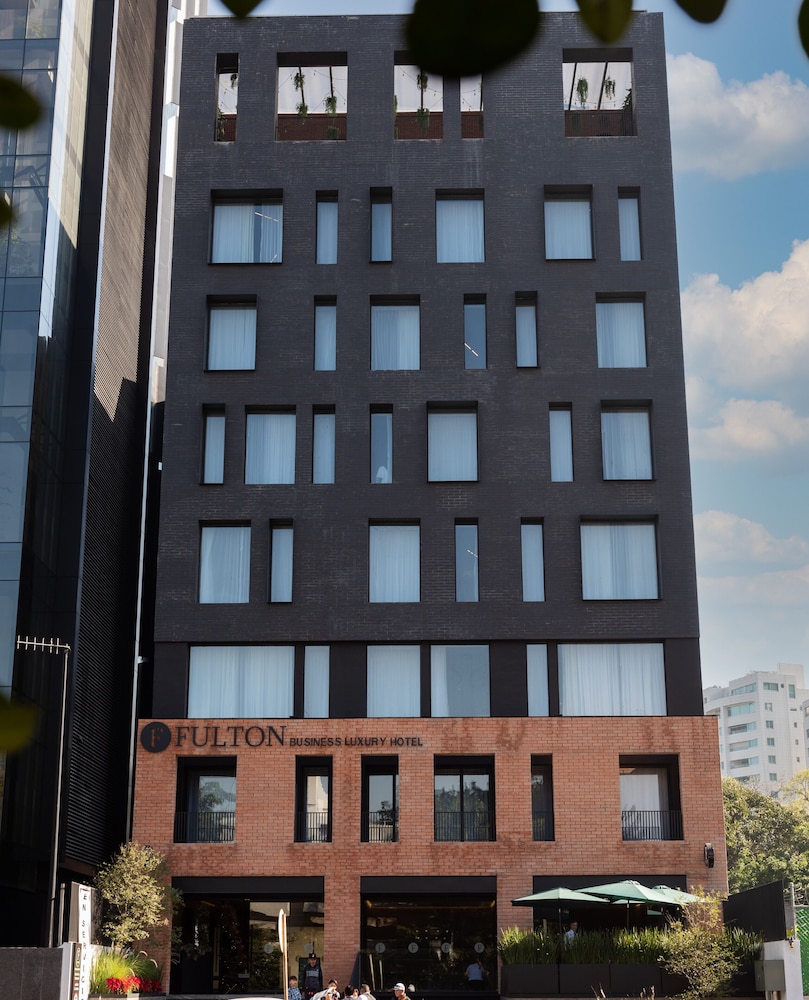 Fulton Business Luxury Hotel 1/49