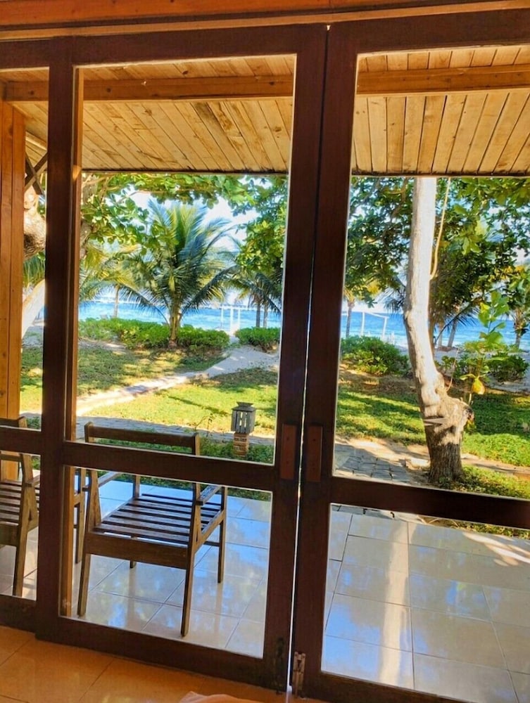 Tan Son Nhat Con Dao Resort 41/69