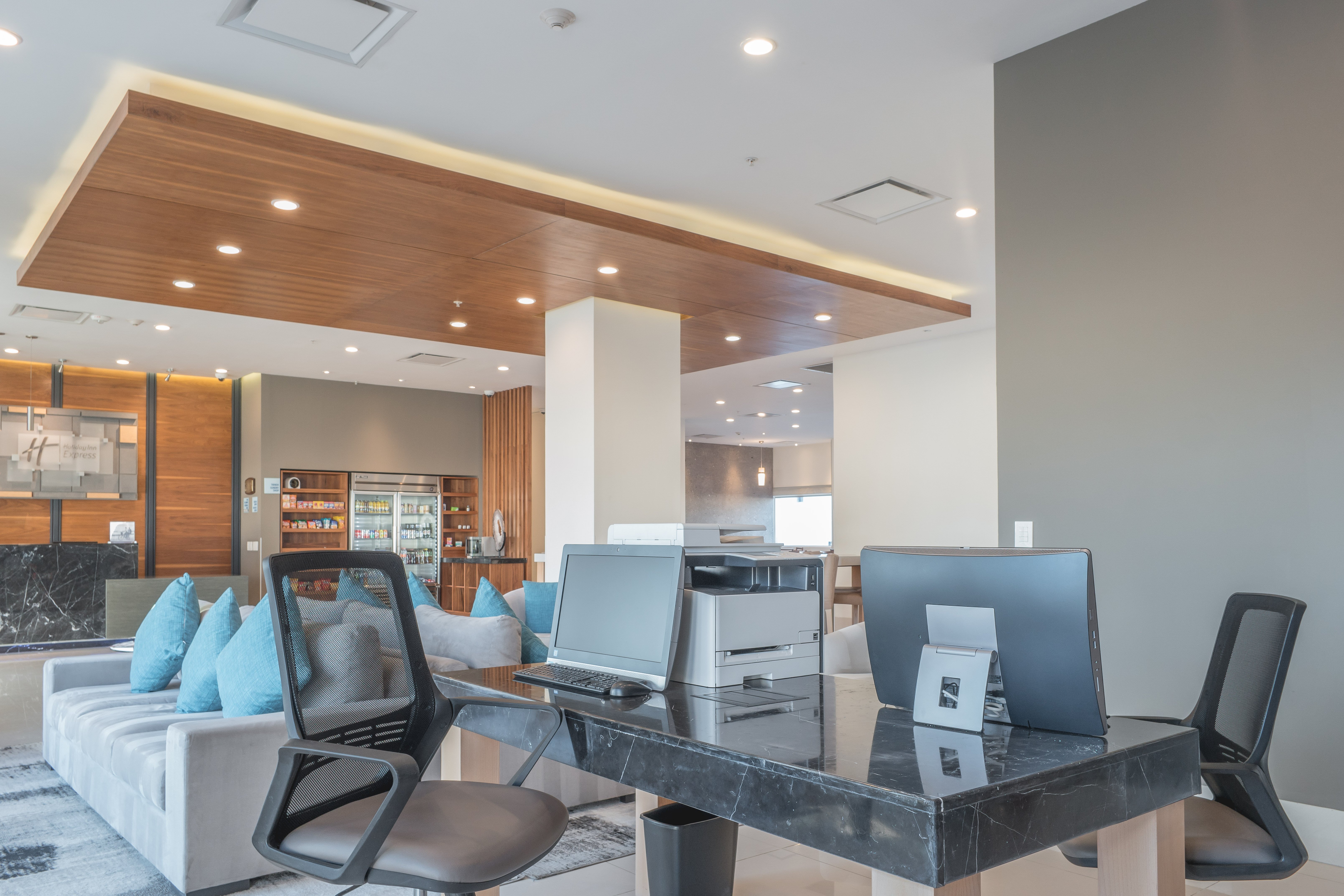 Holiday Inn Express & Suites Silao Aeropuerto - Terminal 22/26