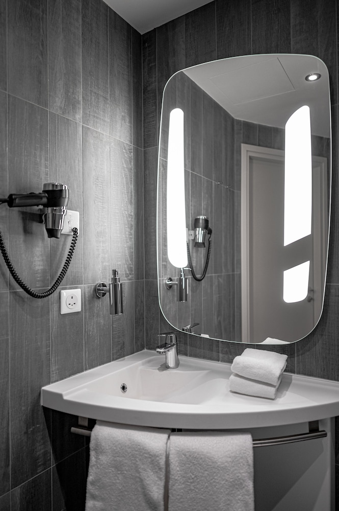 ibis Jeddah City Center 12/72