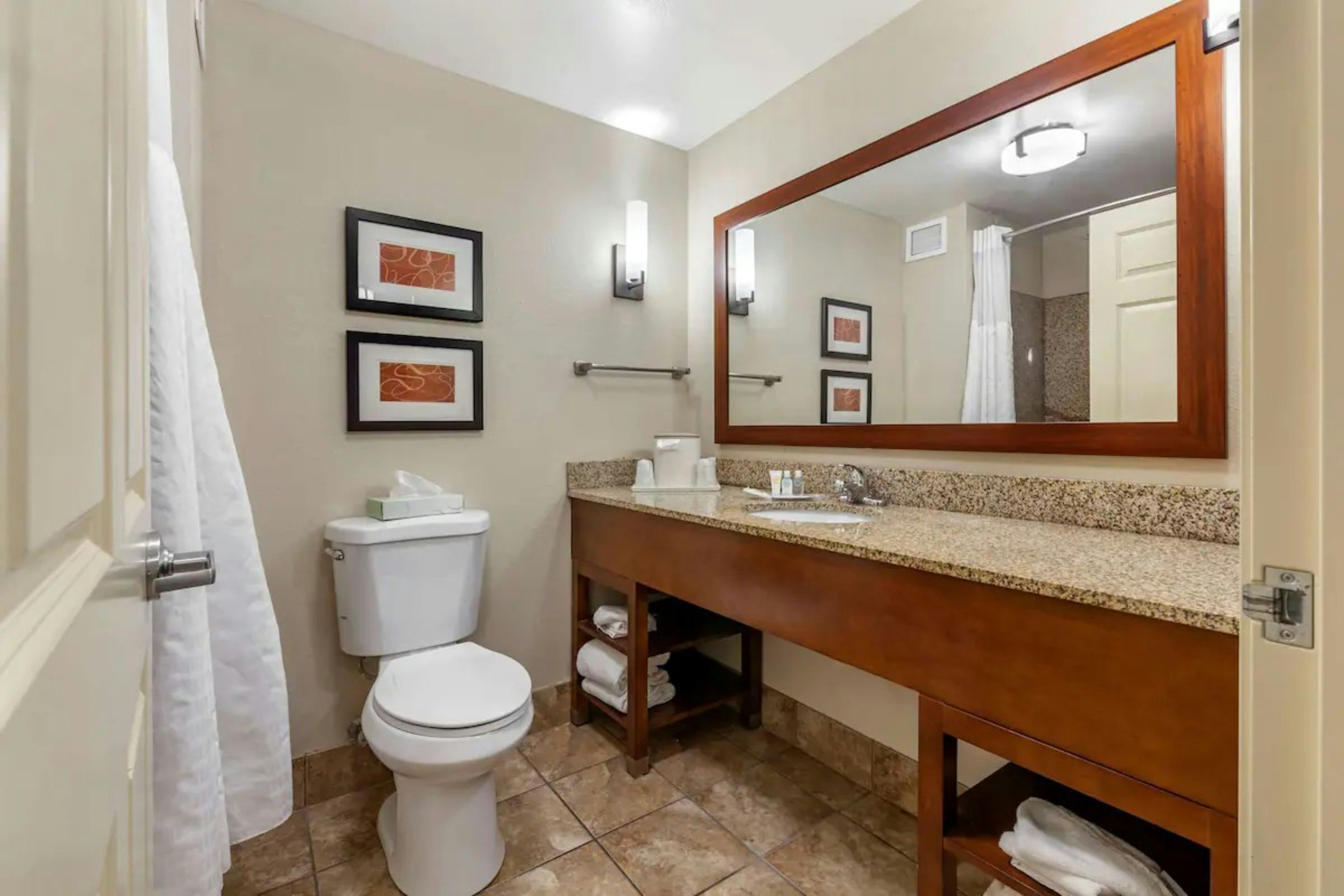 Holiday Inn Express And Suites Milwaukee Nw Park Place 77/79