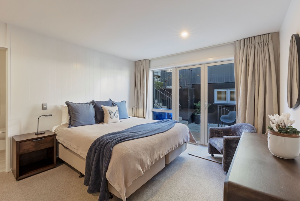 2 BEDROOMS, APARTMENT