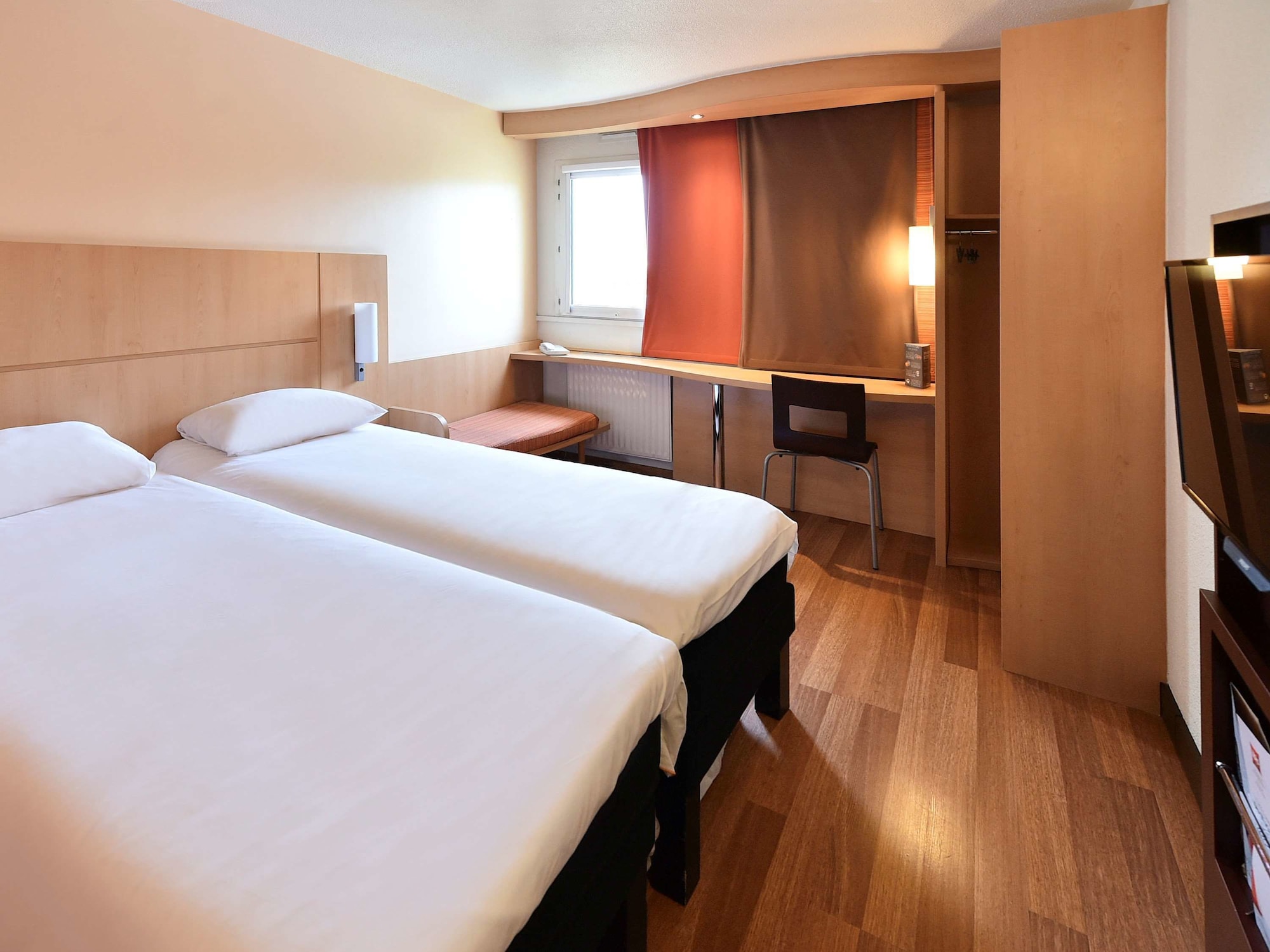 STANDARD, TWIN BEDS