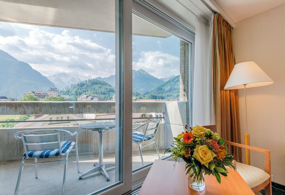 Metropole Hotel Interlaken 62/76