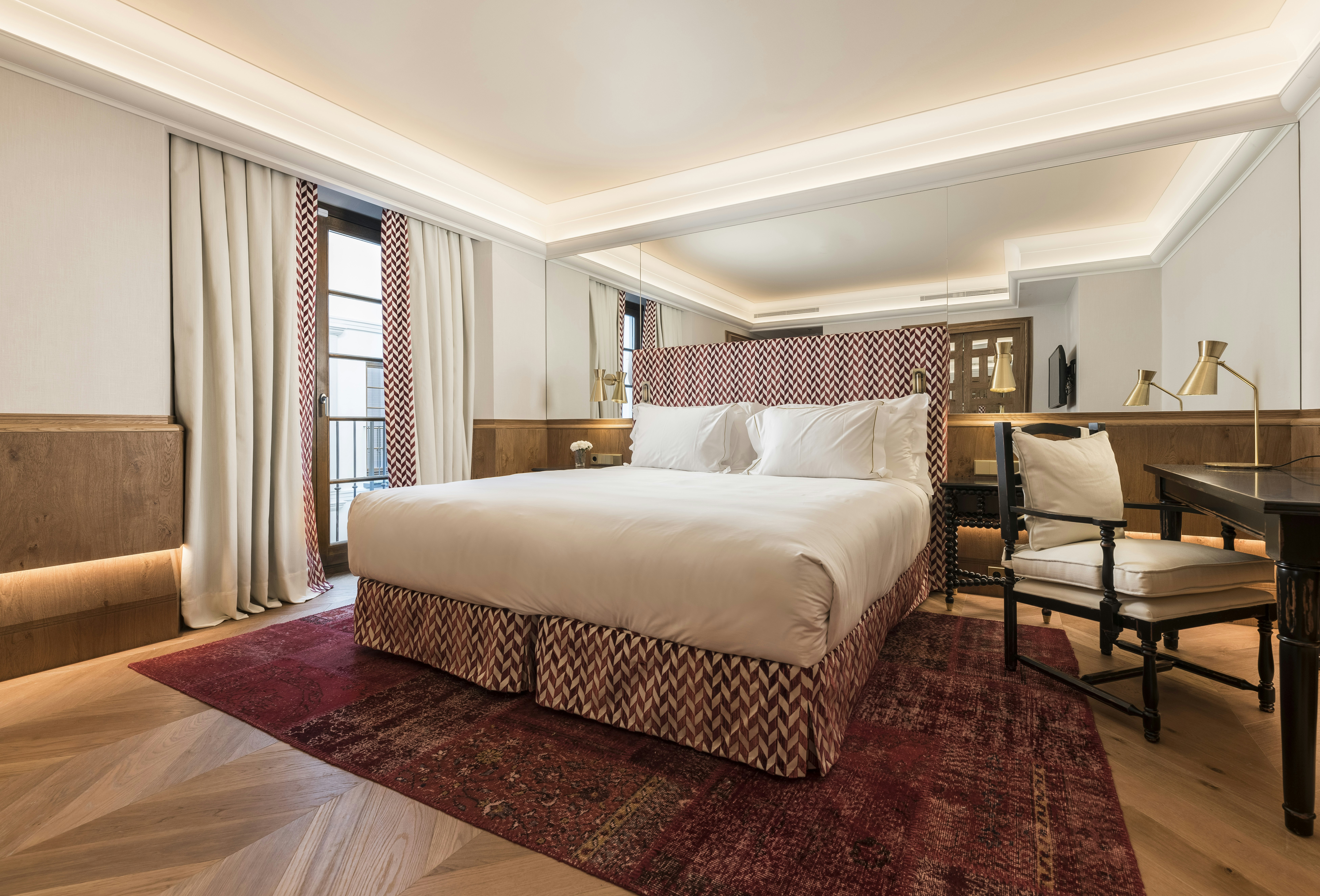Palacio, Deluxe