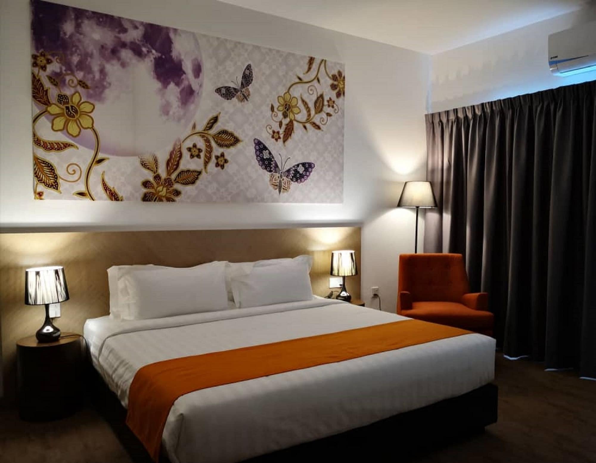 SUPERIOR, KING BED, CITY VIEW