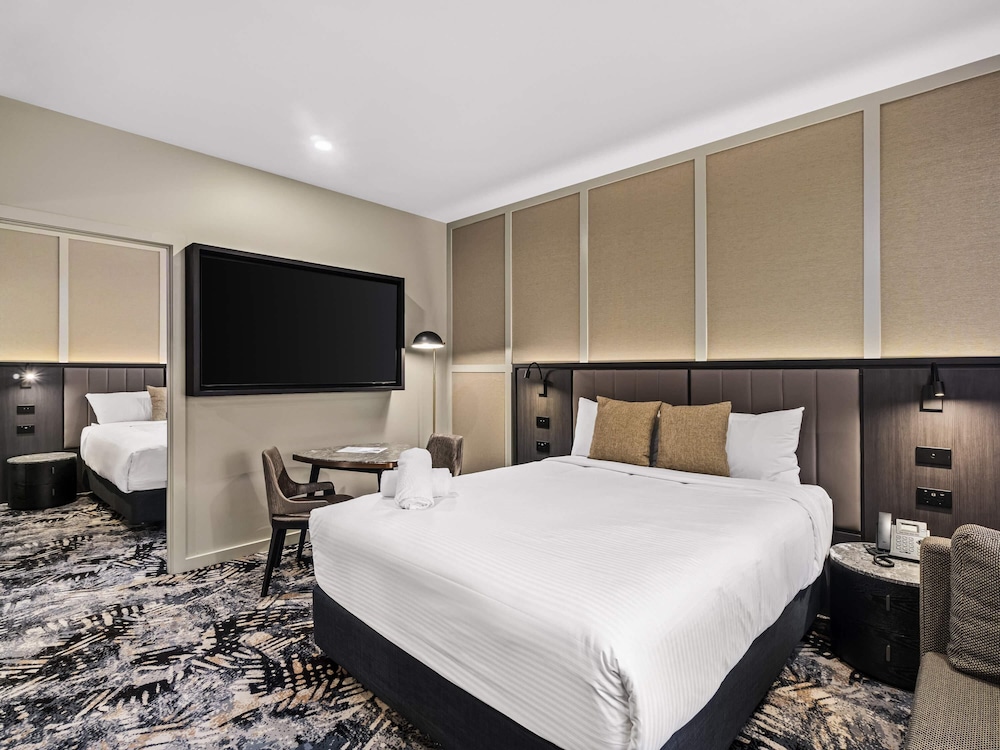 Mercure Pakenham 12/38