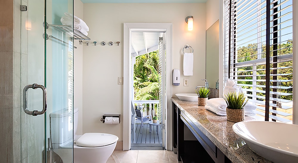 Nyah Key West Adult Only 58/65