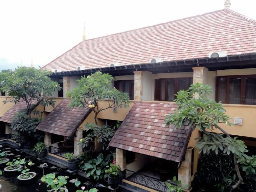 Lotus Garden Hotel 4/43
