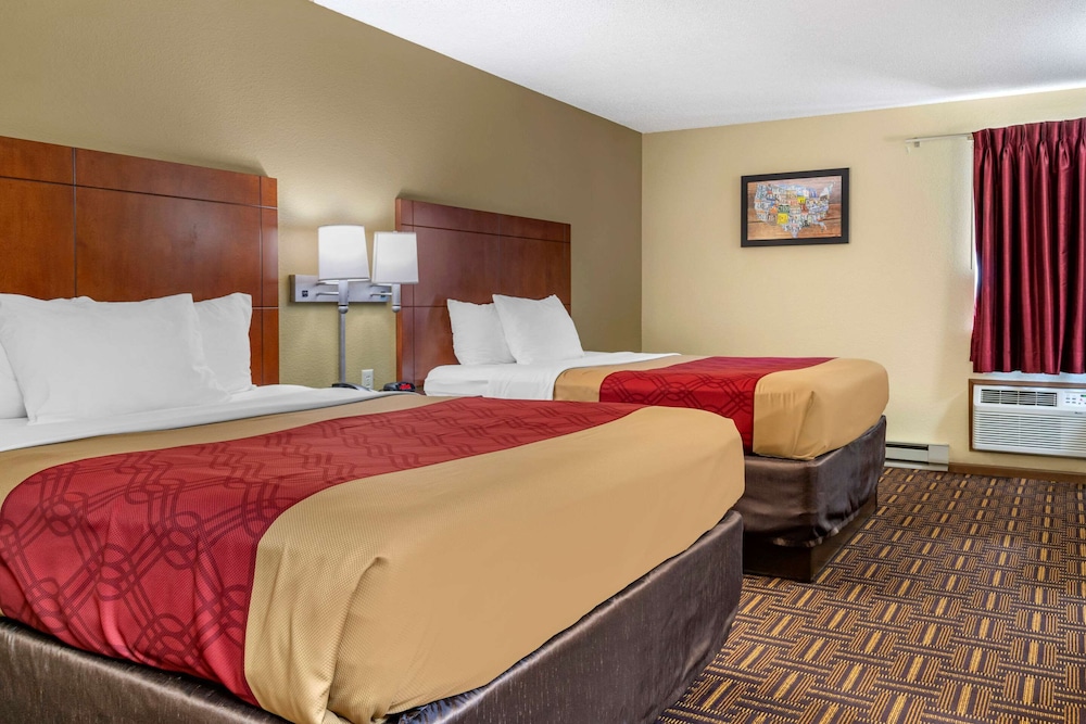 Coratel Inn & Suites by Jasper River Falls 17/60