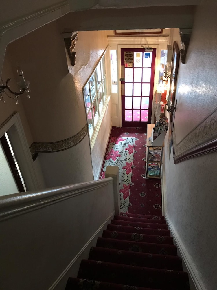 Montgomery Hotel 24/34