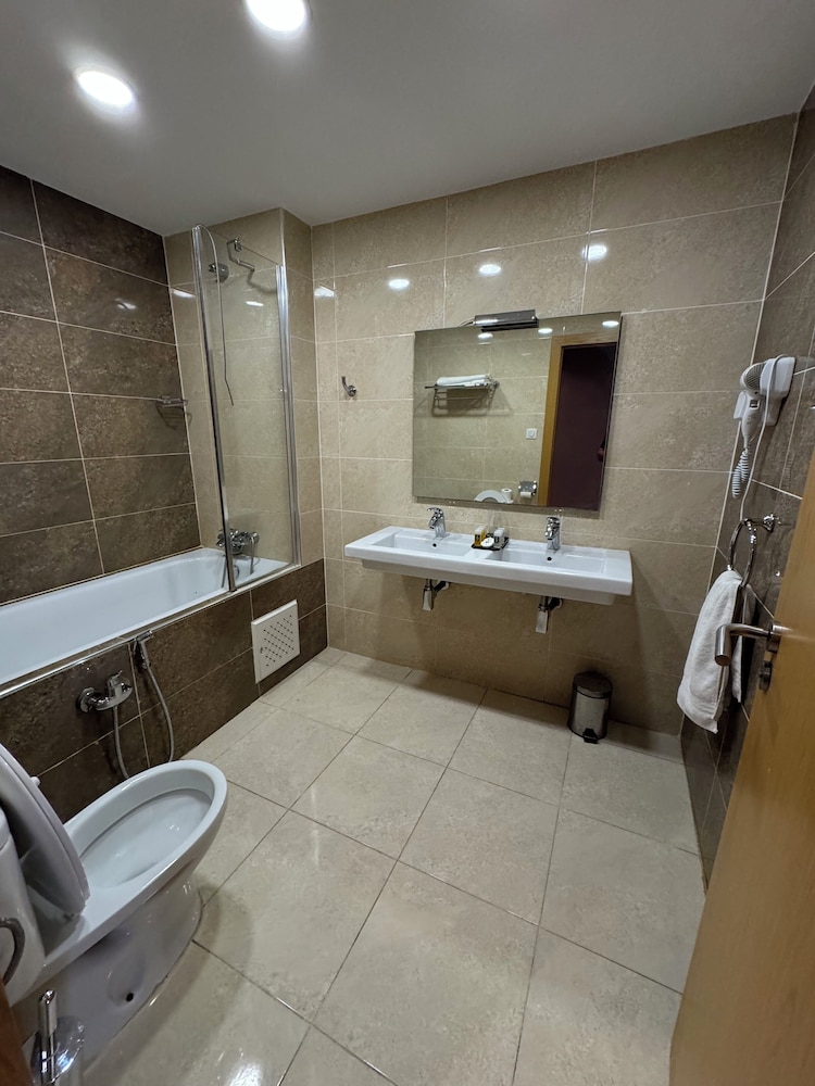 Le Zenith Hotel Oran 61/62