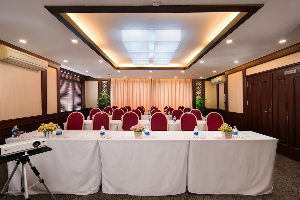 Hanoi Emotion Hotel 38/50