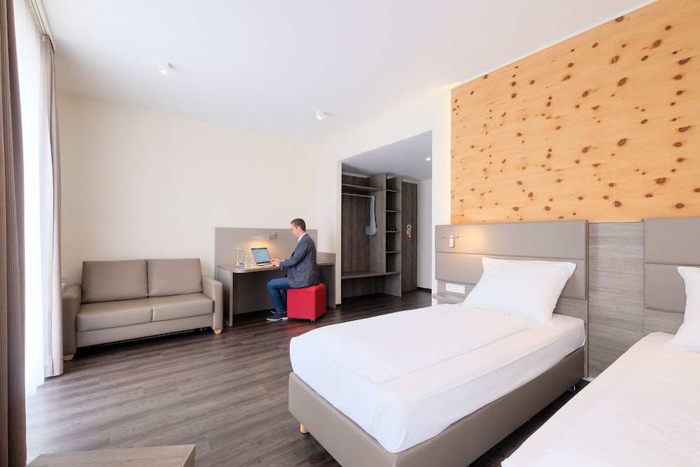 Amaro Budget Plus Hotel 10/50