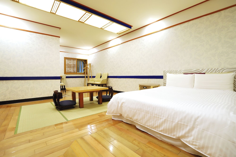 Gorgeous Hot Spring Resort 15/50