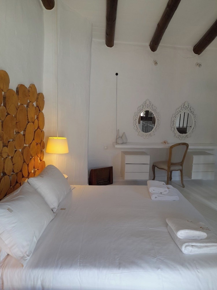 Monastery Estate Guesthouse 8/48