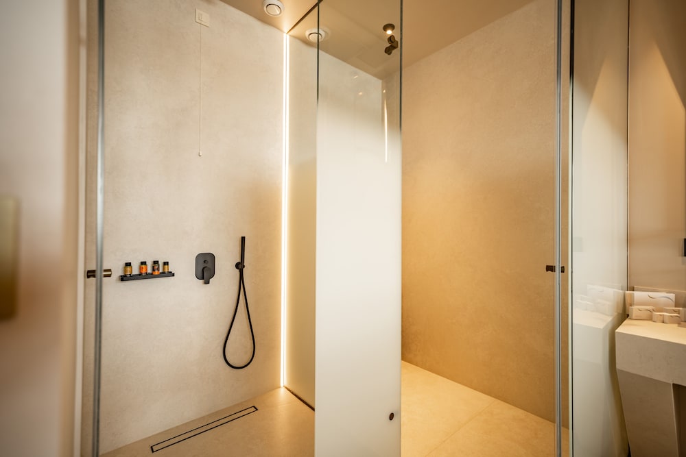 Oniros Residences 46/50