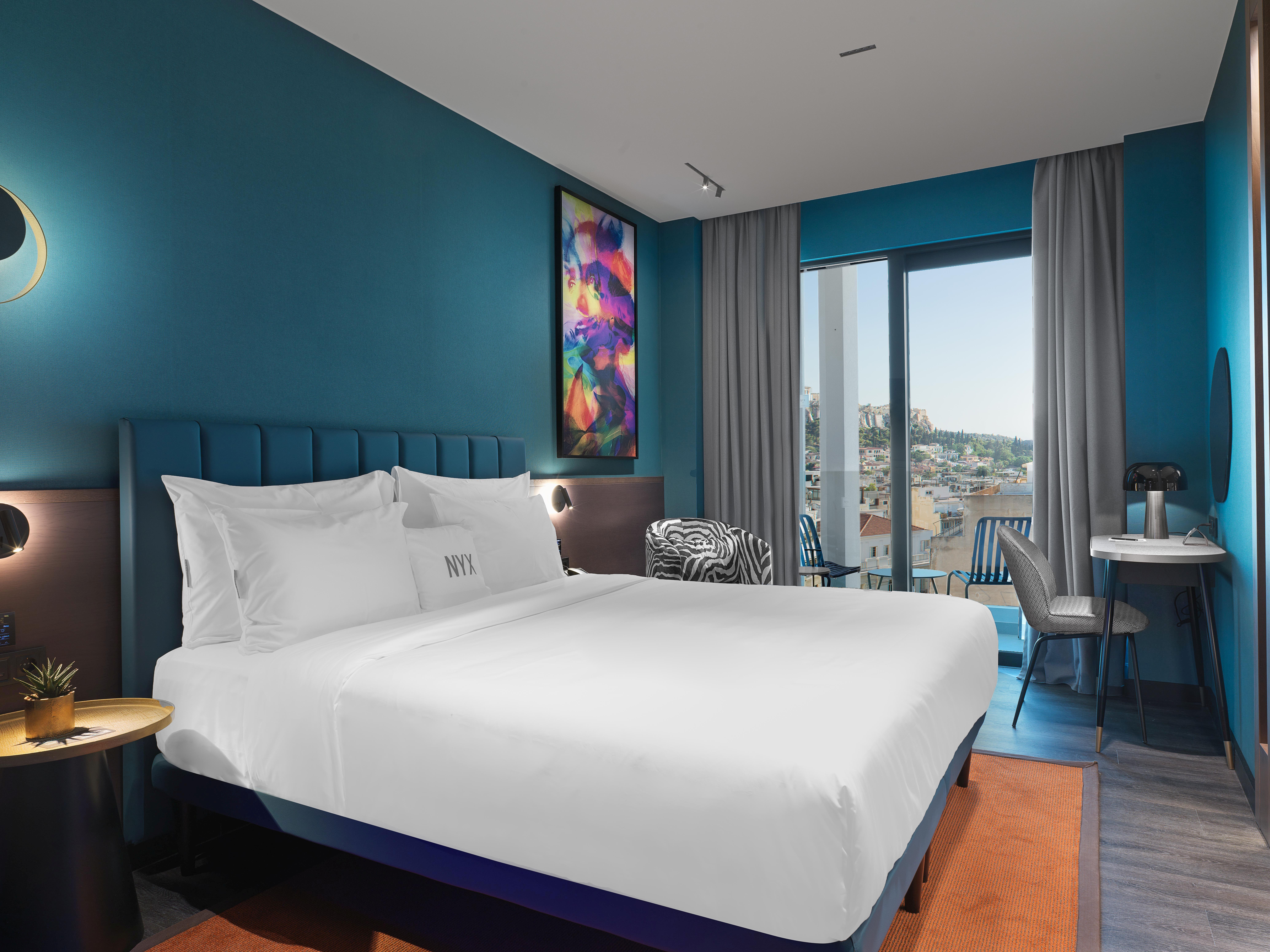 Deluxe, Acropolis View