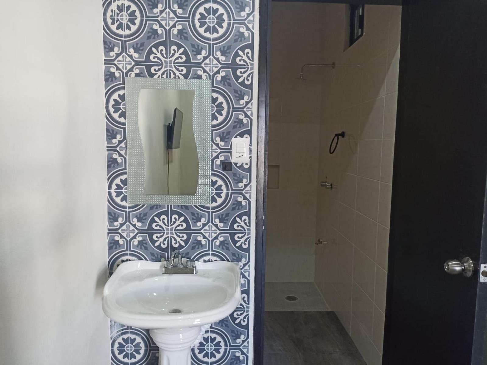Hostal 230 36/38