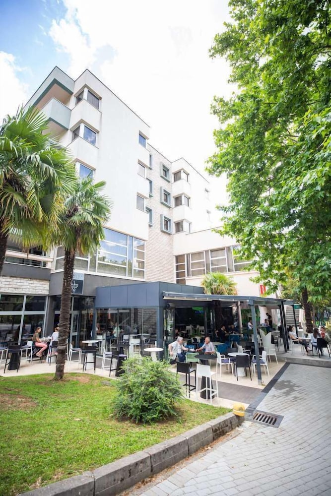 Hotel Brotnjo 62/67