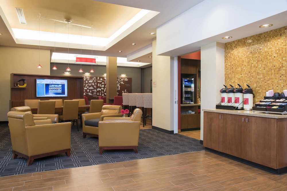 Towneplace Suites Champaign Urbana Campustown 23/48