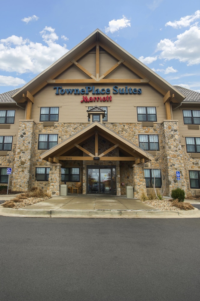 TownePlace Suites Kansas City Overland Park 1/37