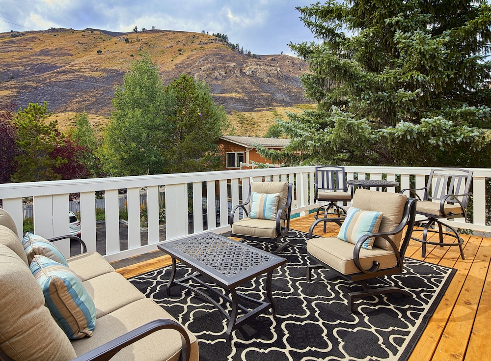 Parkway Inn 48/64