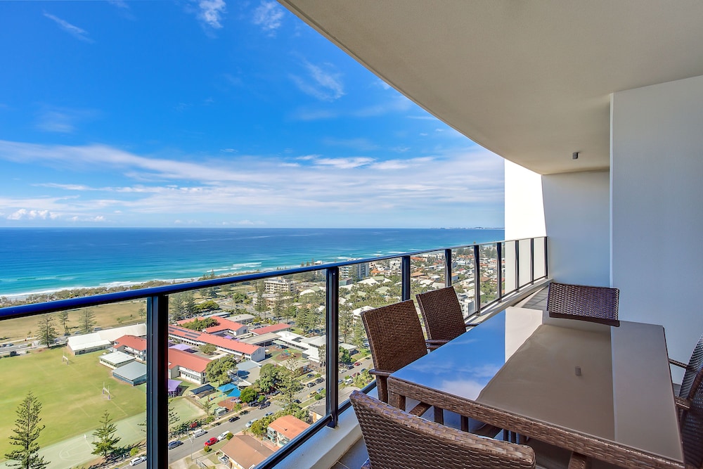 Mantra Sierra Grand Broadbeach 66/73
