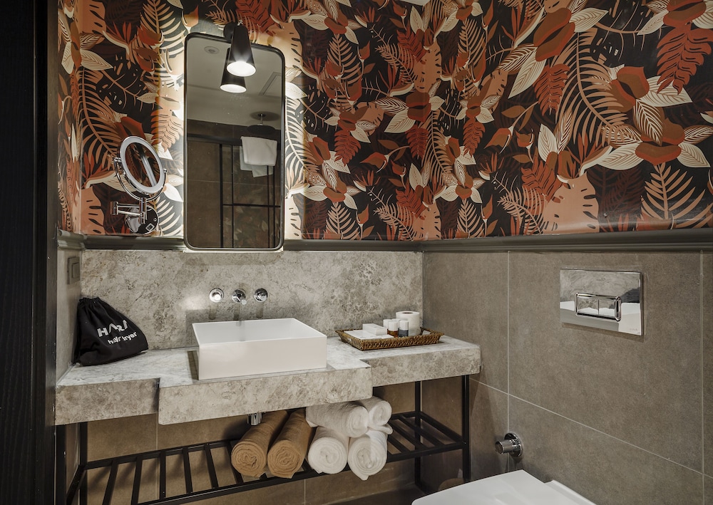 Sherwood Premio Hotel 48/50
