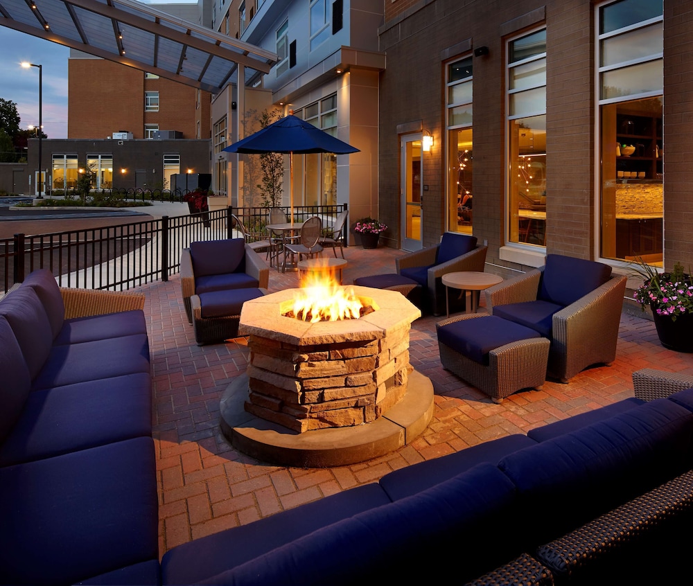 Hyatt House Pittsburgh Bloomfield Shadyside 46/63