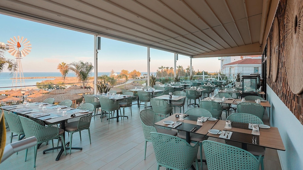 Cavo Maris Beach Hotel 33/46
