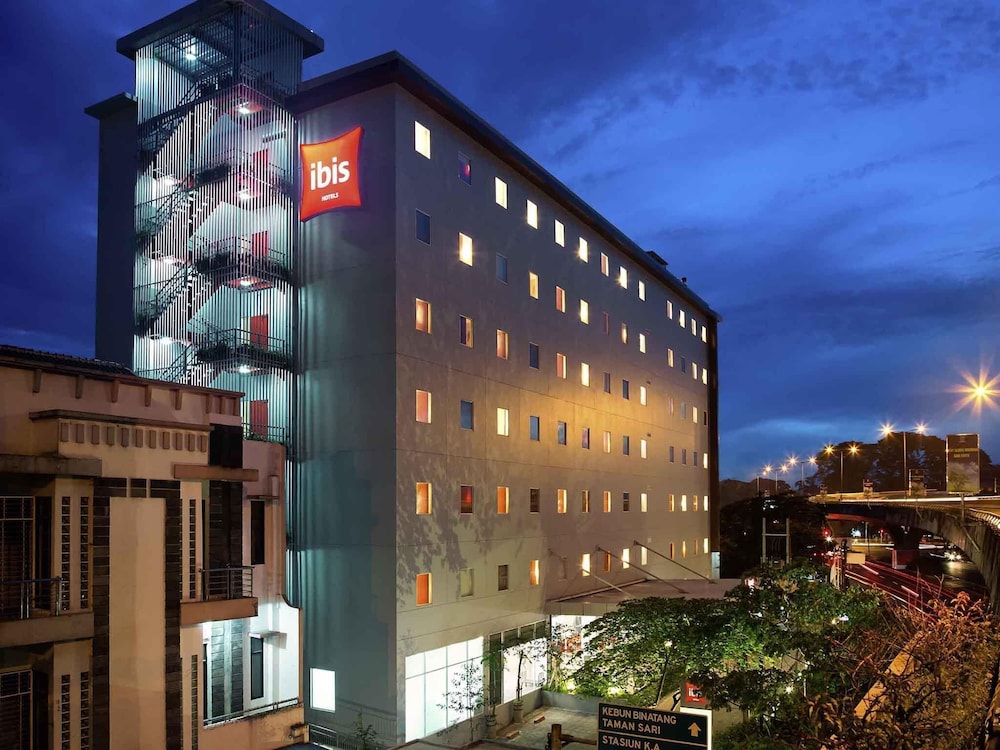 Ibis Bandung Pasteur 4/57