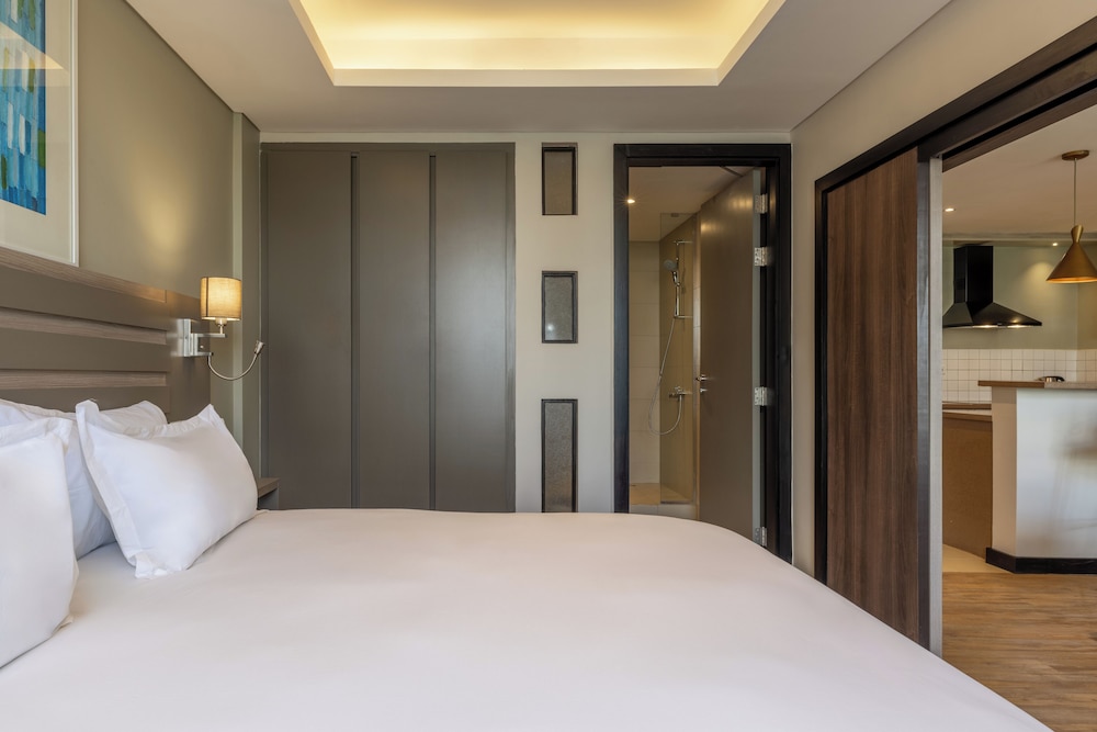 Trademark Suites at Enaki Town 14/60