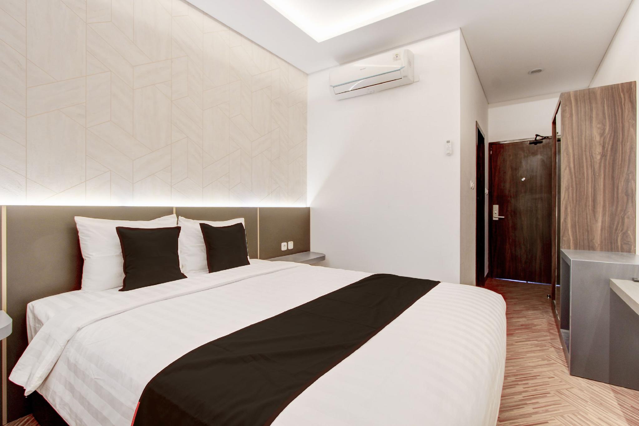 Townhouse OAK Near The Park Mall Semarang Formerly Semarang Boutique Hotel 25/32