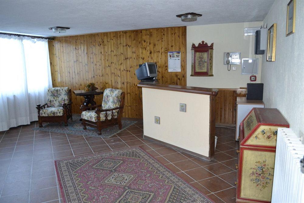 Piccolo Chalet(Sat arr/dep only) 9/25