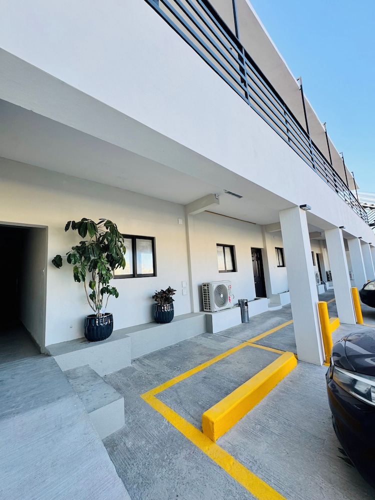 Capital O Hotel Jazuli, San Jose del Cabo 40/45