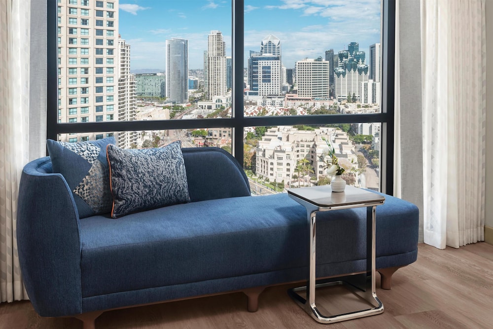 Manchester Grand Hyatt San Diego 48/70