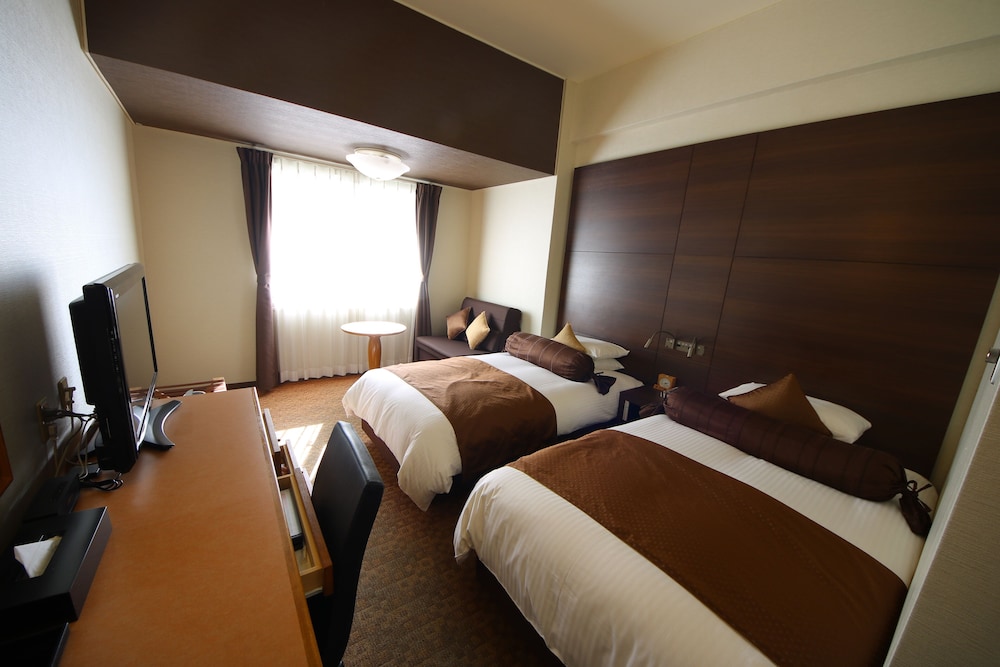 Superior, Single, Twin Beds, City View, East Wing
