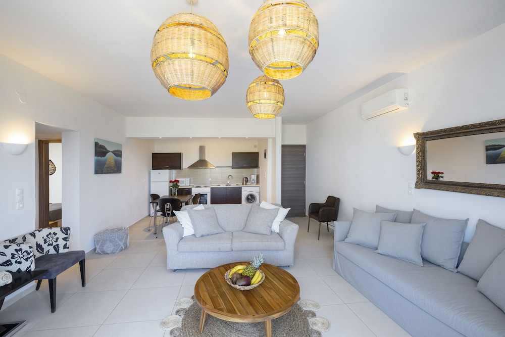 La Stella Suites 40/64