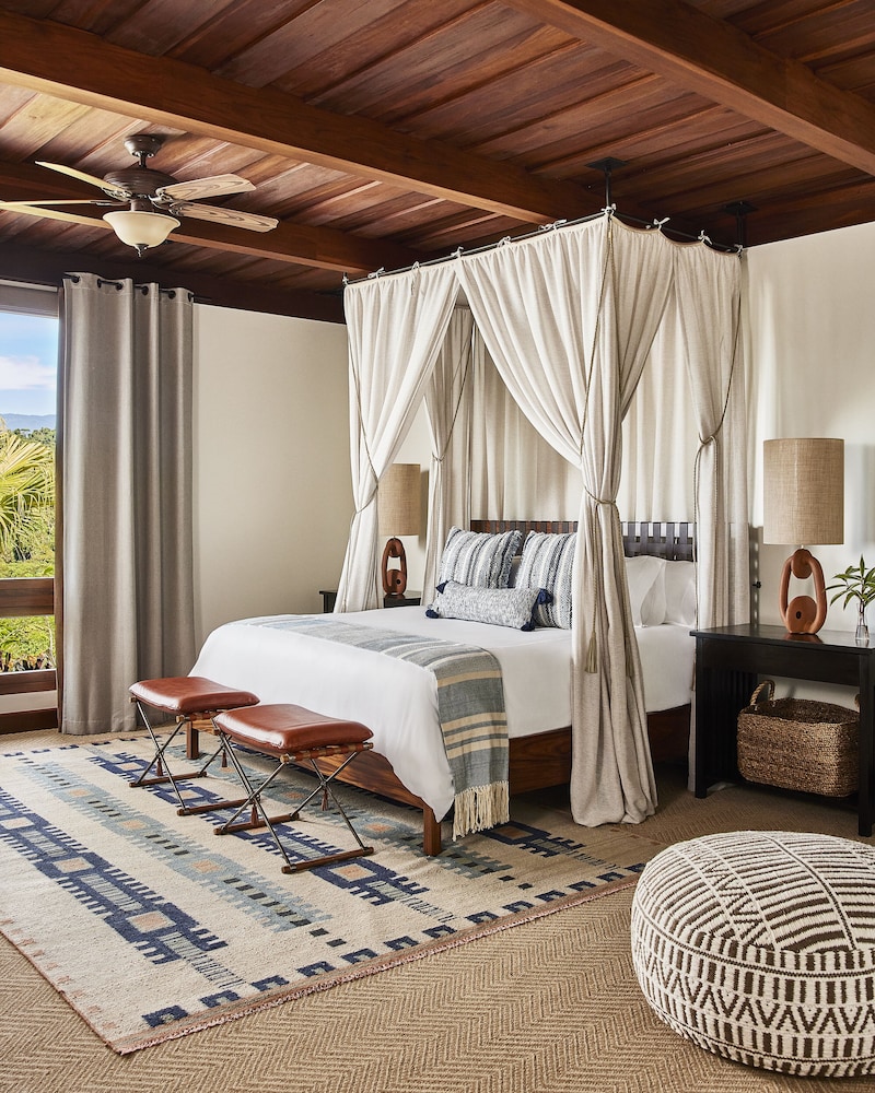Room, King Bed, with Pool
