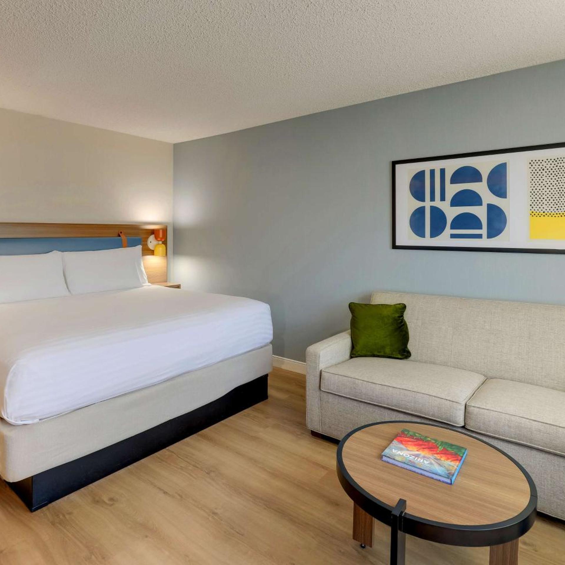PREMIUM, KING BED, BALCONY