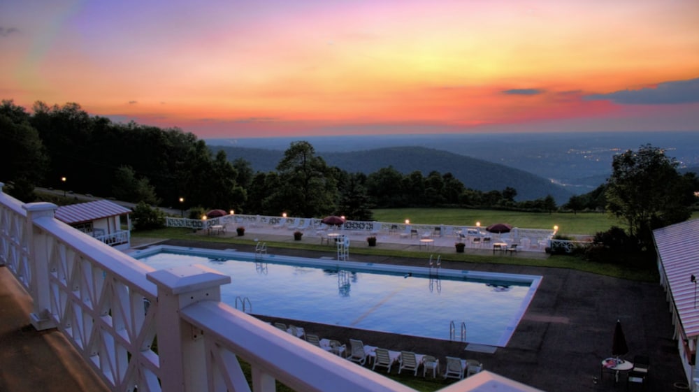 The Historic Summit Inn 25/53