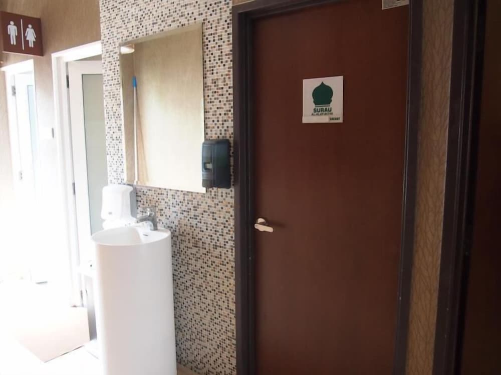 SRI ENSTEK HOTEL 52/53