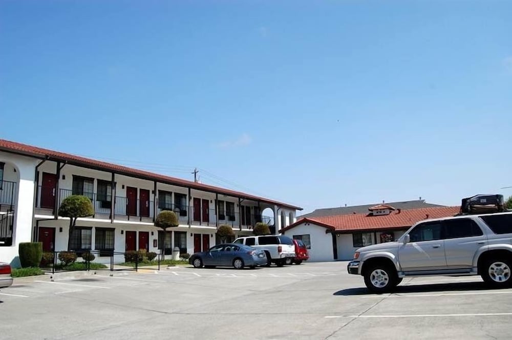 Travelodge by Wyndham Vallejo 28/34