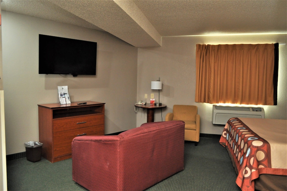 Super 8 by Wyndham Clearfield 28/38