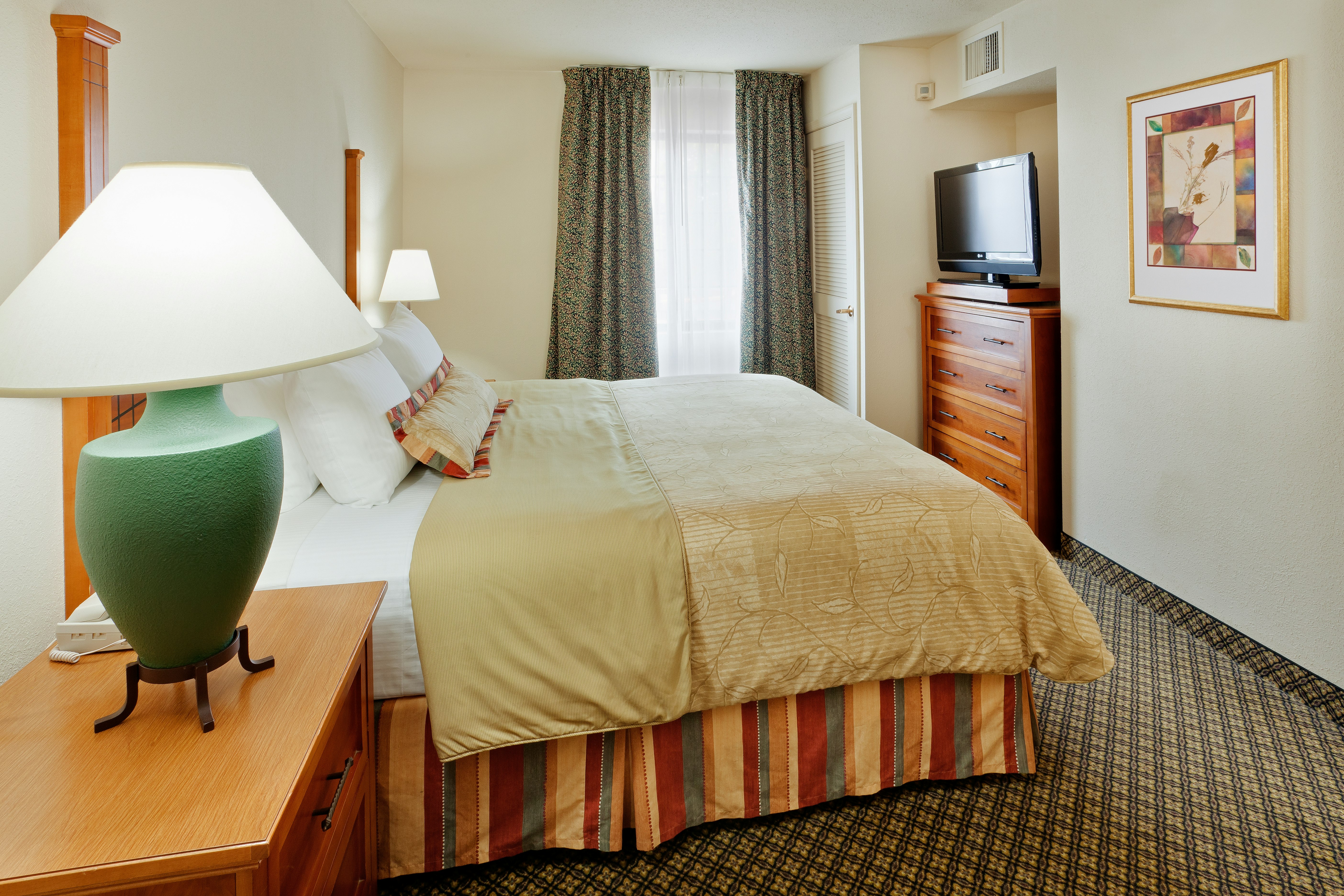 Staybridge Allentown Bethlehem Airport Suites 19/69