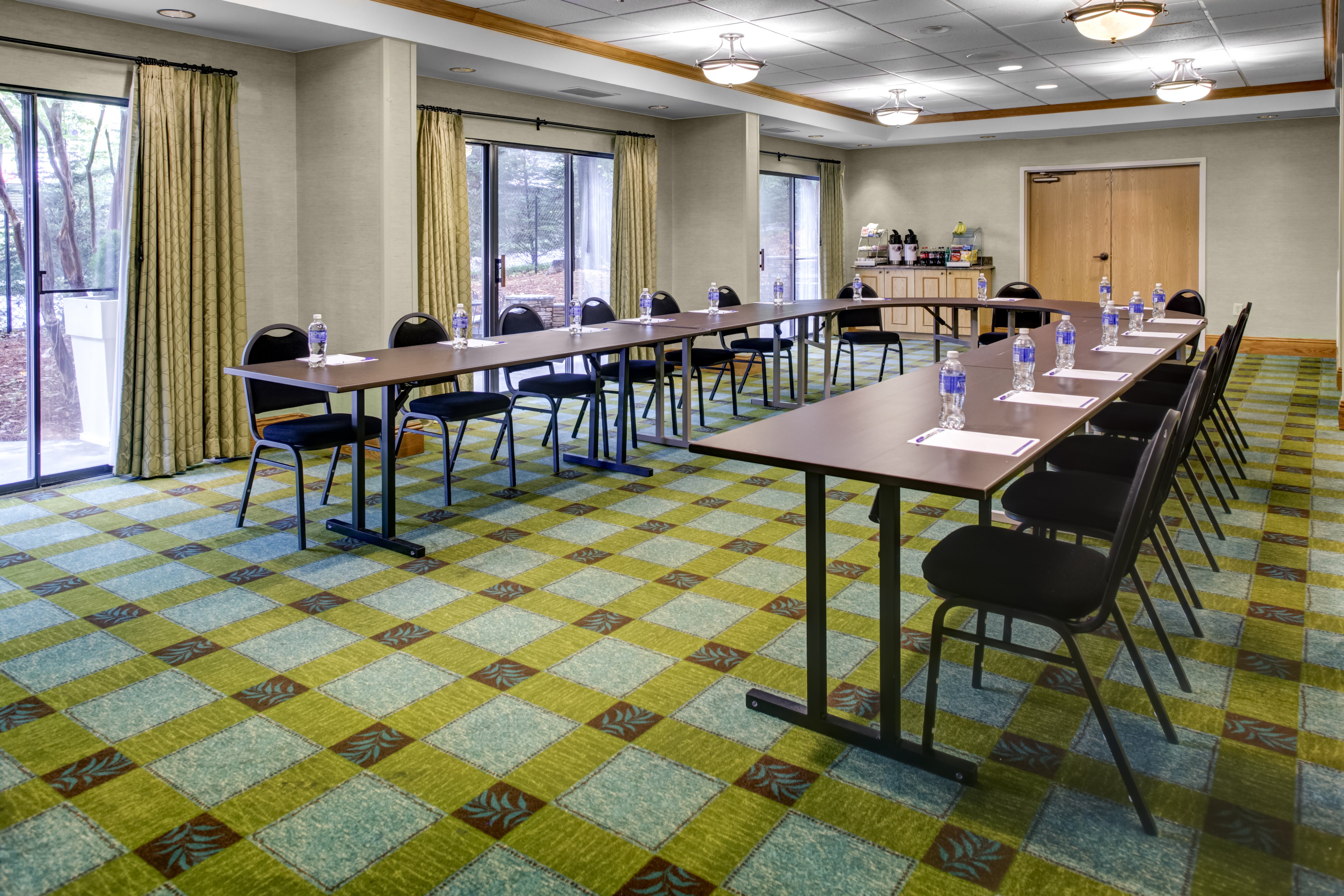 Holiday Inn Express Suites Atlanta Buckhead 23/25