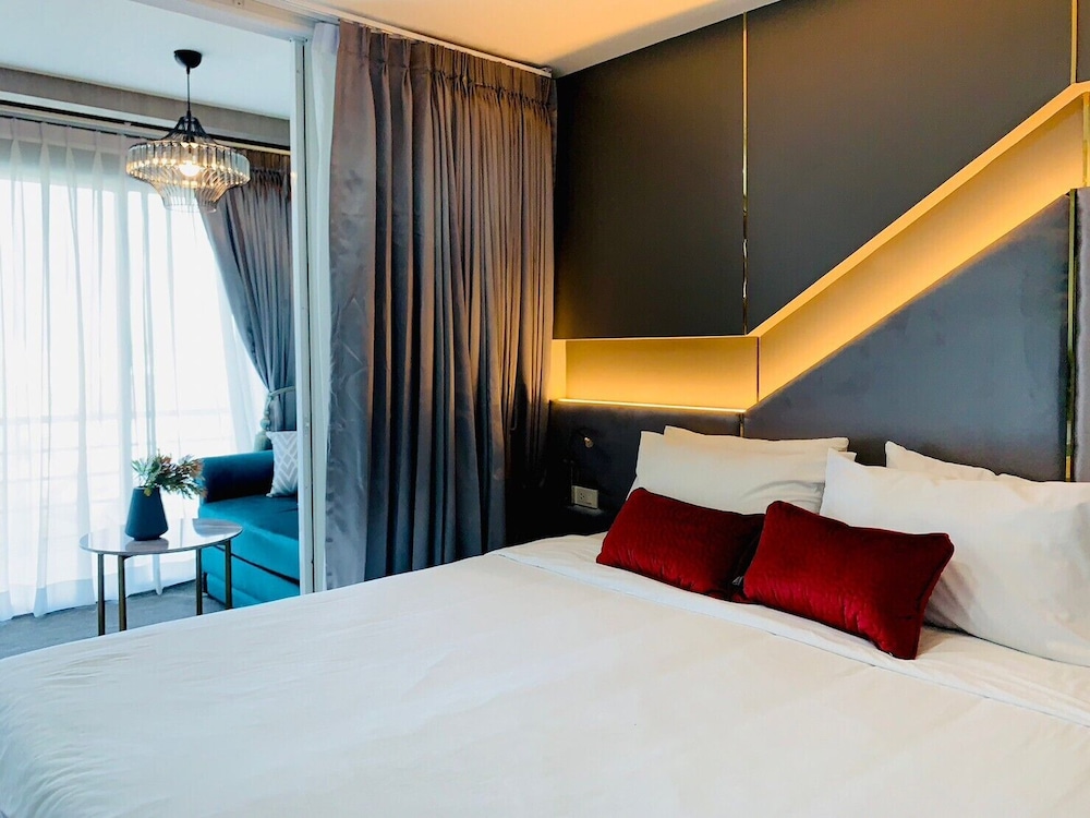 Honeymoon, Suite, King Bed, City View