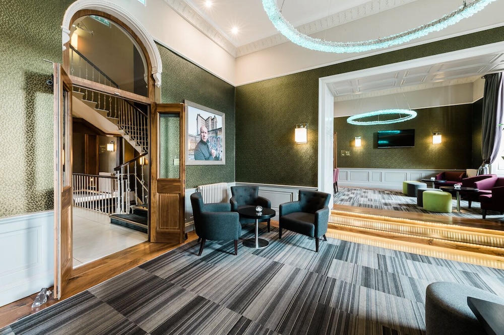 The Place Hotel 6/69